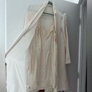 La perla robe and nighty